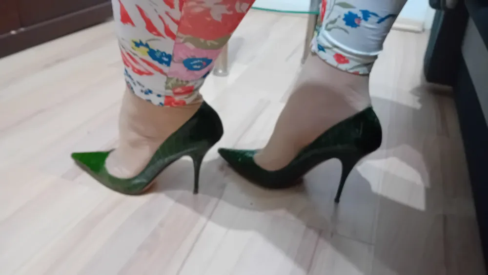 Crossdresser In Sexy Green Casadei Pointed Toe High Heels #6