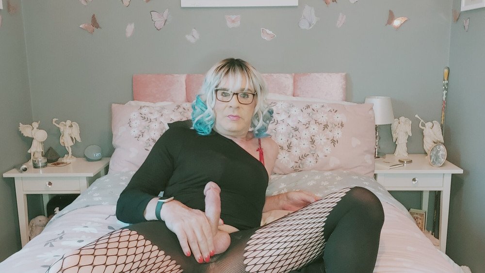 crossdressed Juniper Beri UK #24