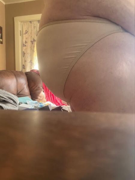 I like to wear panties