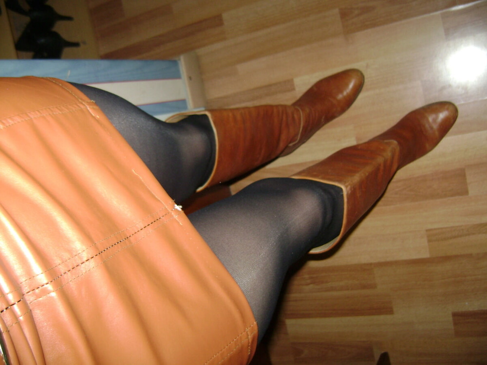 Boots and mini brown #2