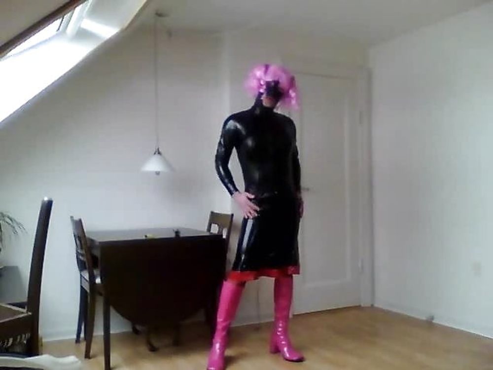 Latex and leather crossdresser #31