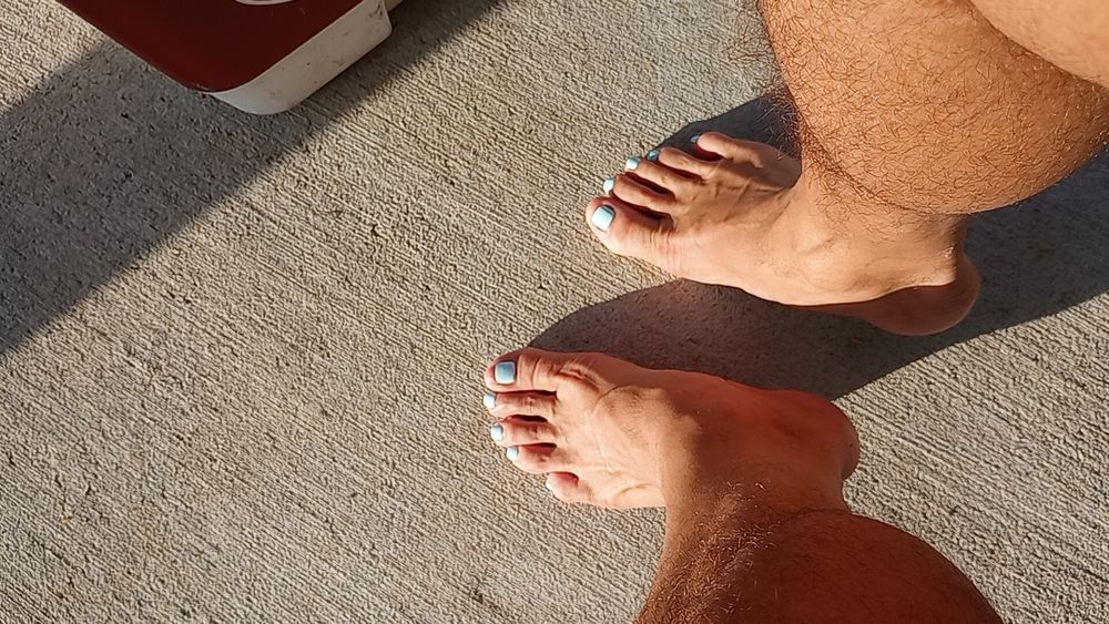 My cute, pedicured toes #25