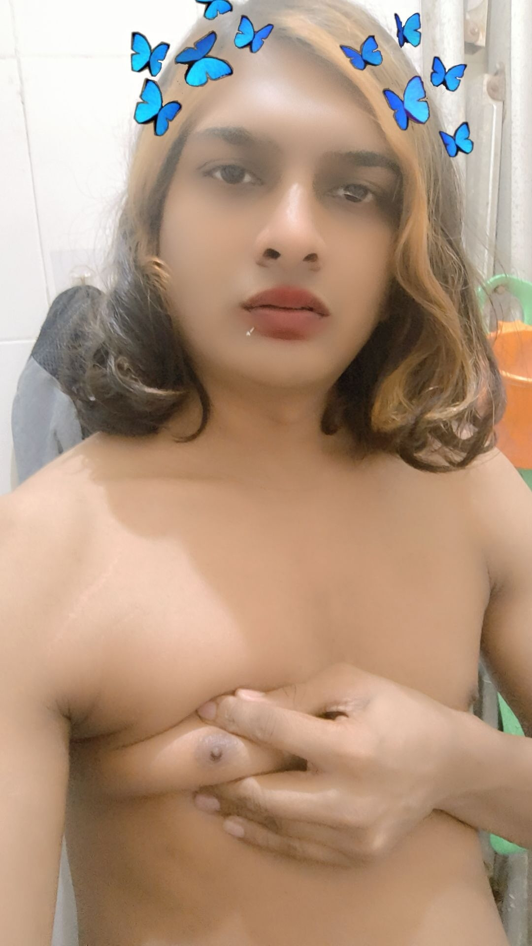 Zoya sazadai boobs maalish  indian kinnar