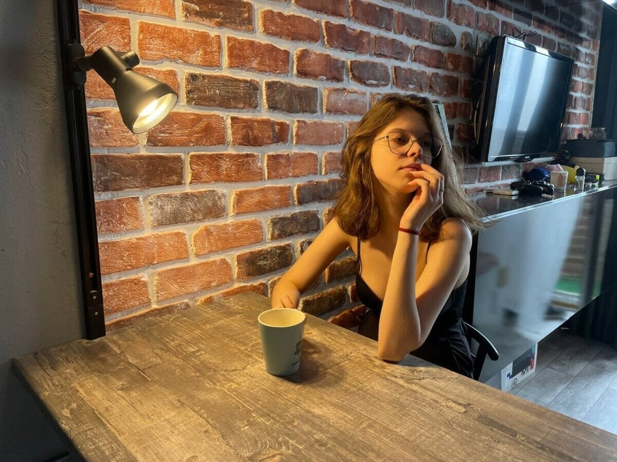 Free Julia  Photos #8