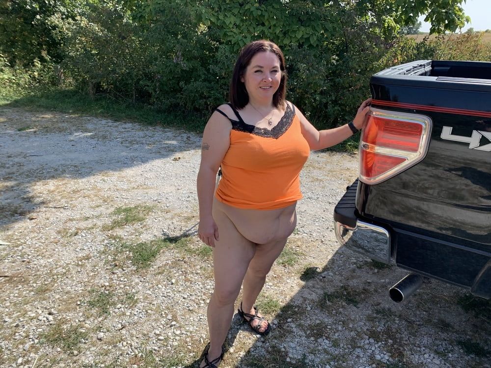 Sexy BBW Outdoor Hitch and Facial Photoset #54