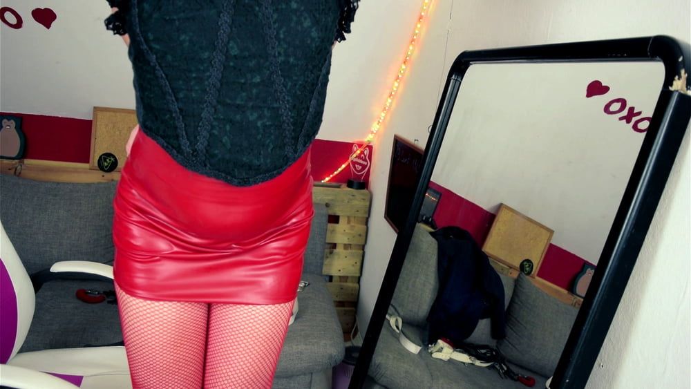 Red Latex #12