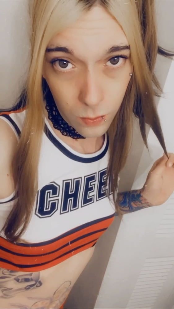 Sexy Cheerleader #38