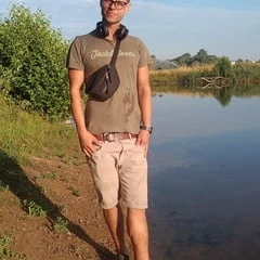 teen in Main ufer