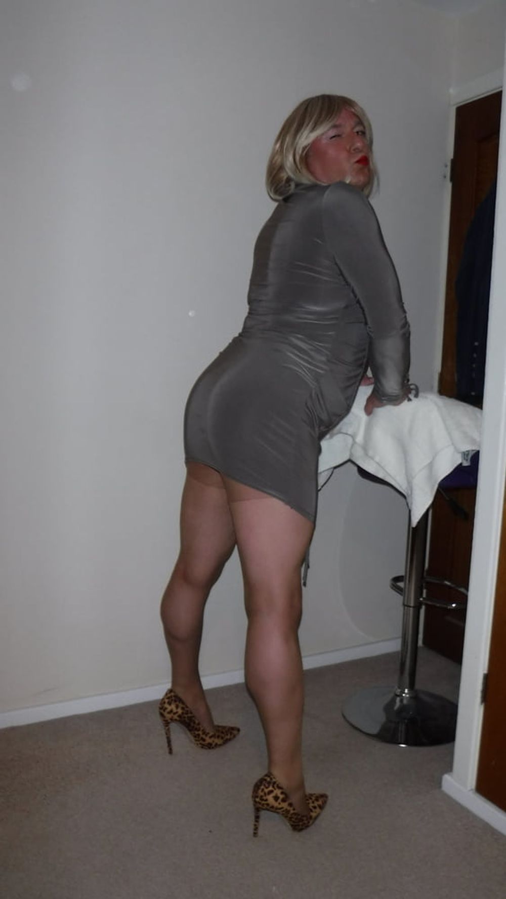 SISSY MAKE UP, MINIDRESS, NYLON AND HEELS! #19