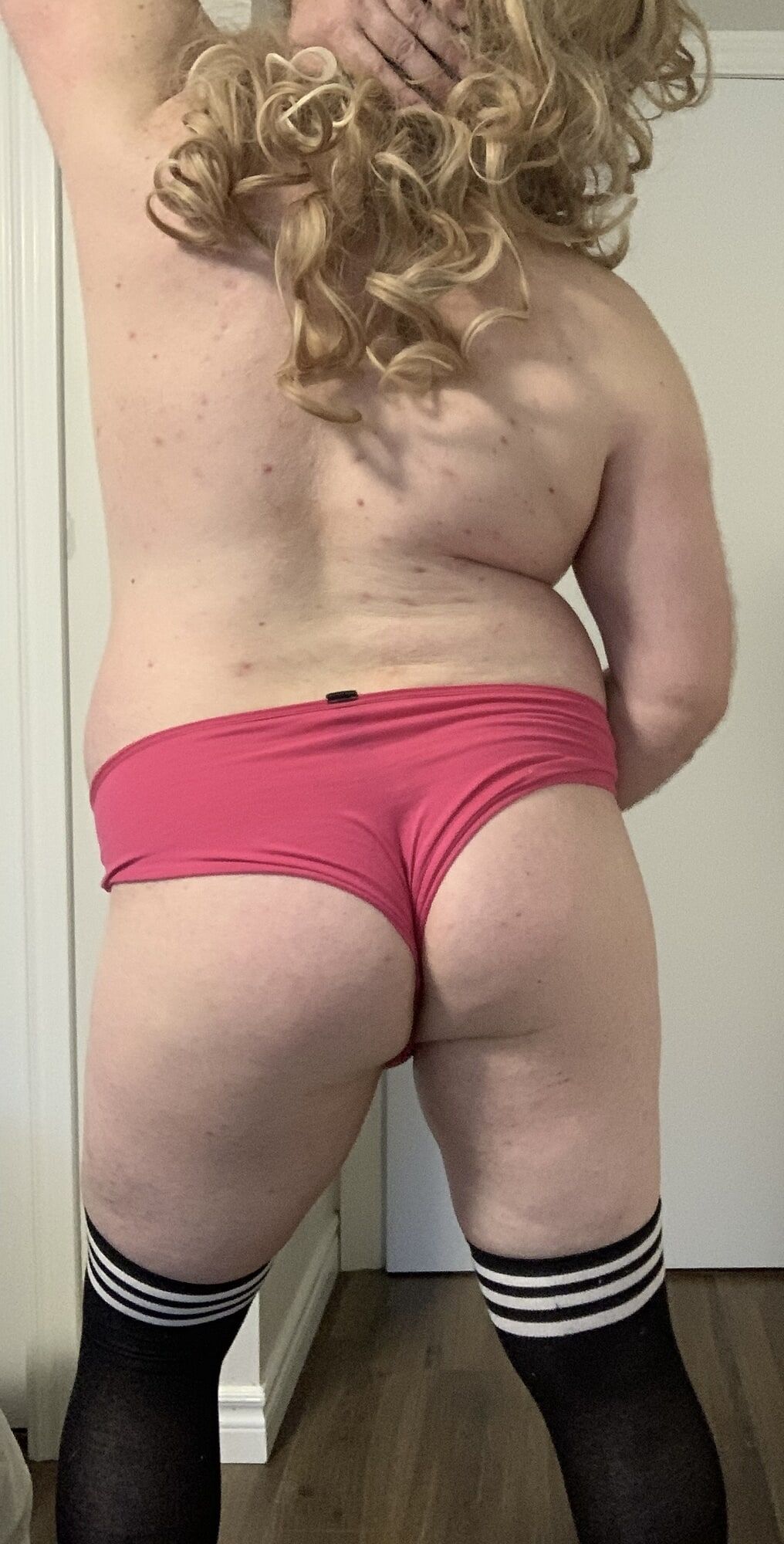 My juicy ass in some pink panties #4