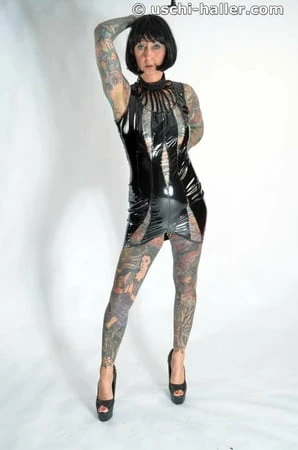 photo shoot with full body tattooed milf cleo           