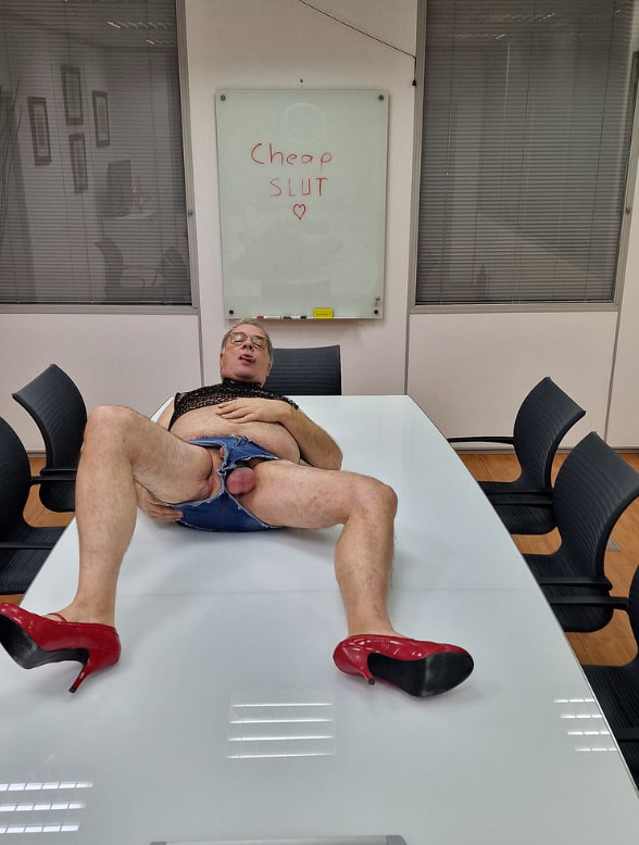 Nicosia slut Stefan Nolte shows off at Shanda Consult Ltd #10