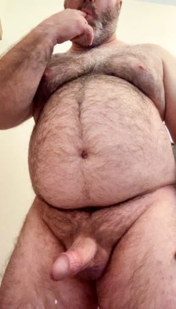 السائل المنوي يقطر من زبي وأنا أتذوق بقدر ما أتذوق 