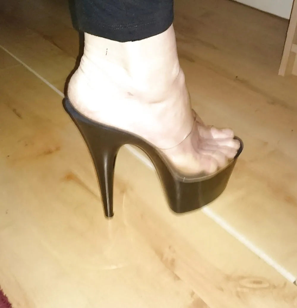 NEW SEXY HEELS 