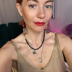 Eve Free Photos