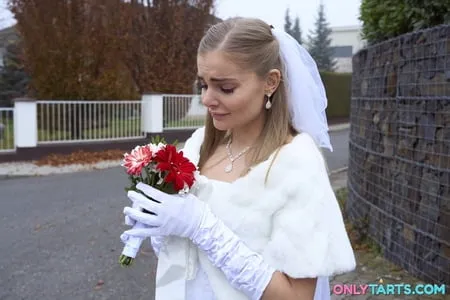 runaway hot bride fucks random van driver         