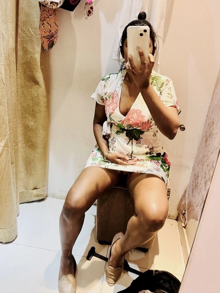Drssing room naked