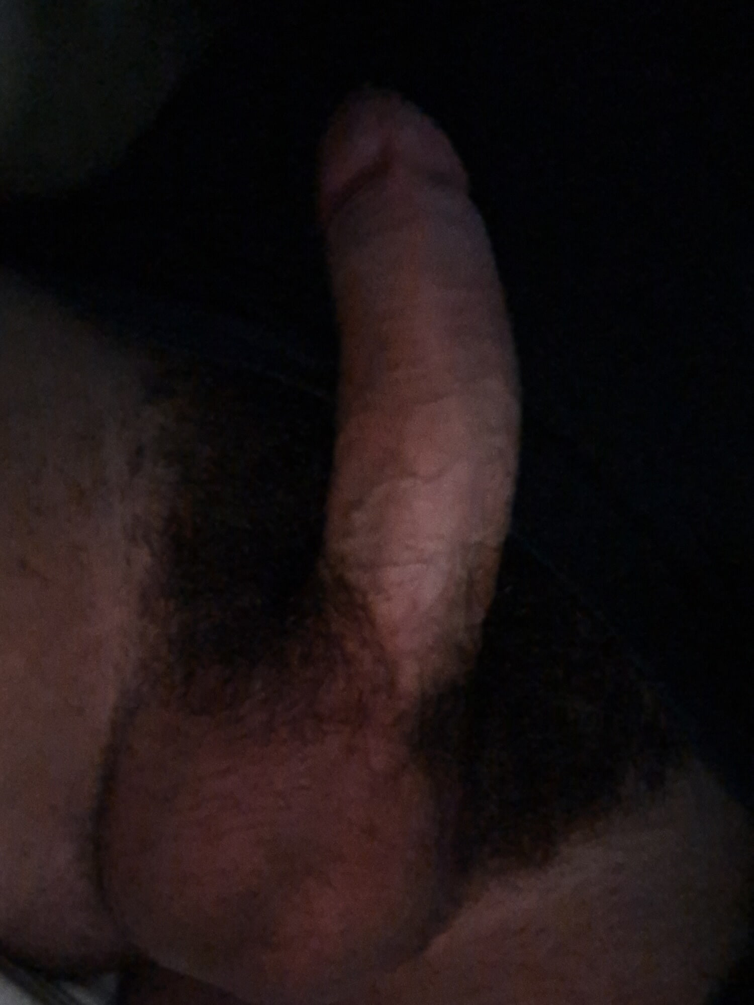 Mentre mi masturbo, carico qualche foto hot!! 