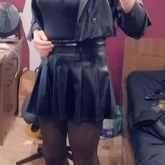 私と一緒に踊りたい...あるいは、私をファックするかもしれません