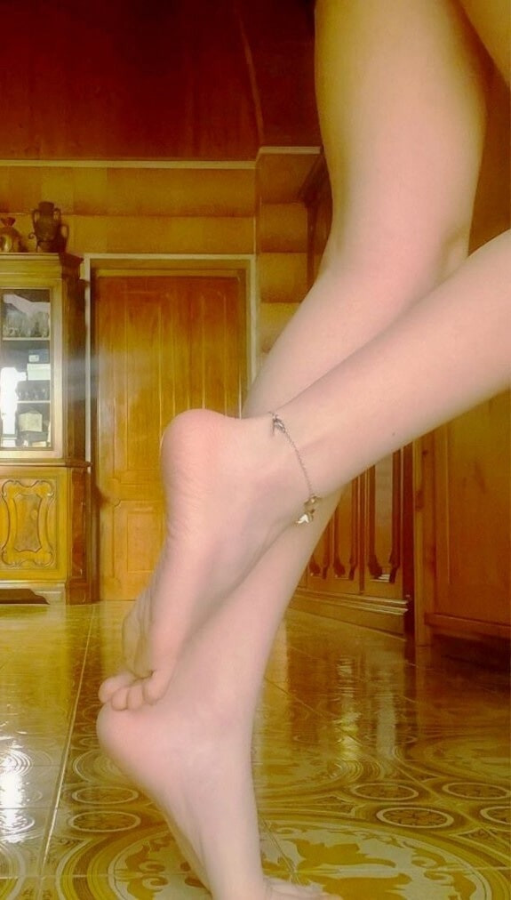 Sexy high heels and feet 💖 #23