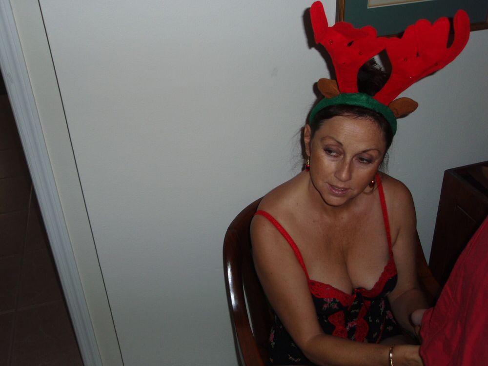 Christmas Raindeer Fuck with Sexy MILF Candi Annie #31