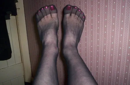 mellissas pretty little feet           