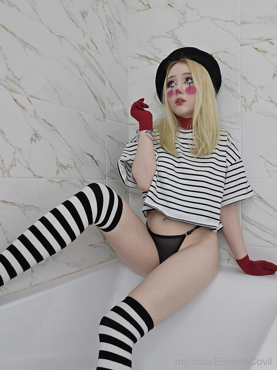 Sophie Free Photos #47