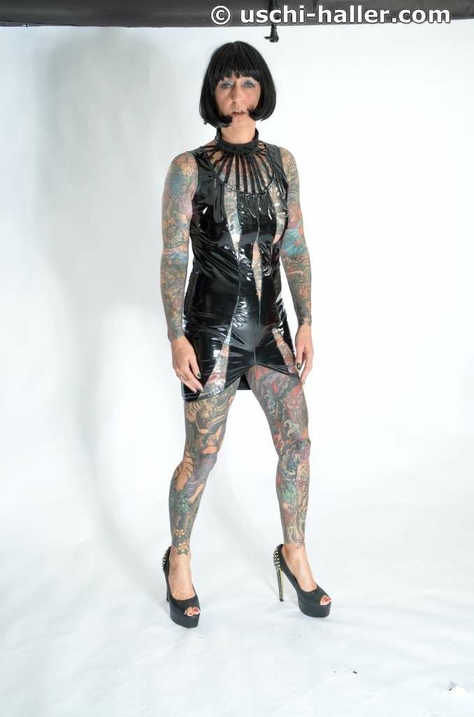 Photo shoot with full body tattooed MILF Cleo - 2 #45