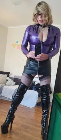 rachel rocks purple latex         