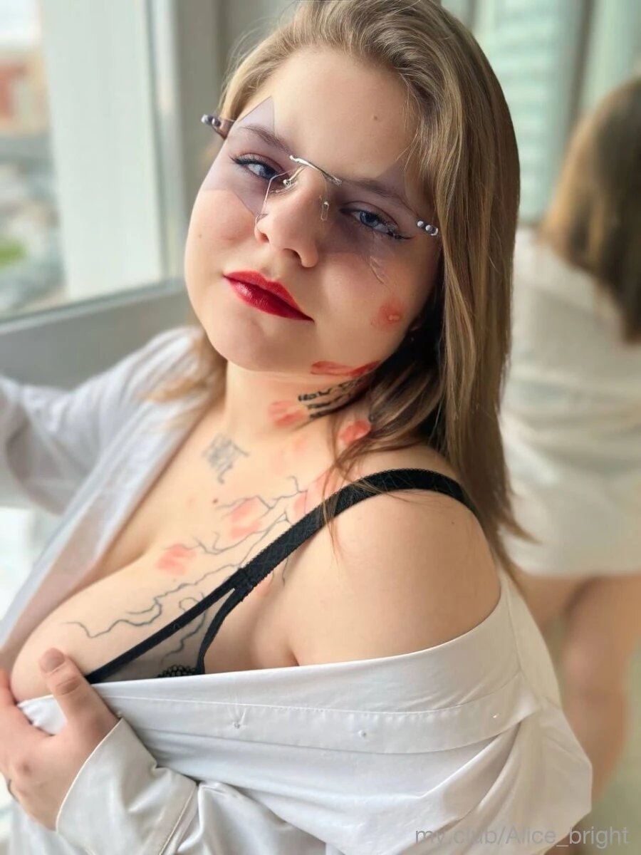 Alice Free Photos