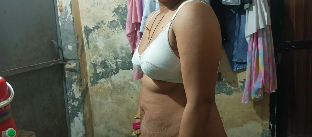 See the photos of Pinky Bhabhi's naked breasts, pussy and as #20