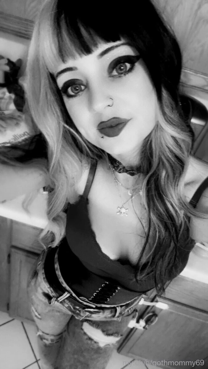 Goth Mommy Dee  Free Photos #3