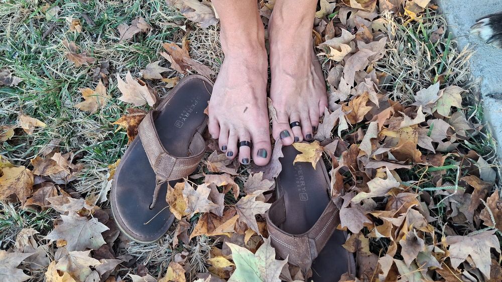 Feet in the leaves #27