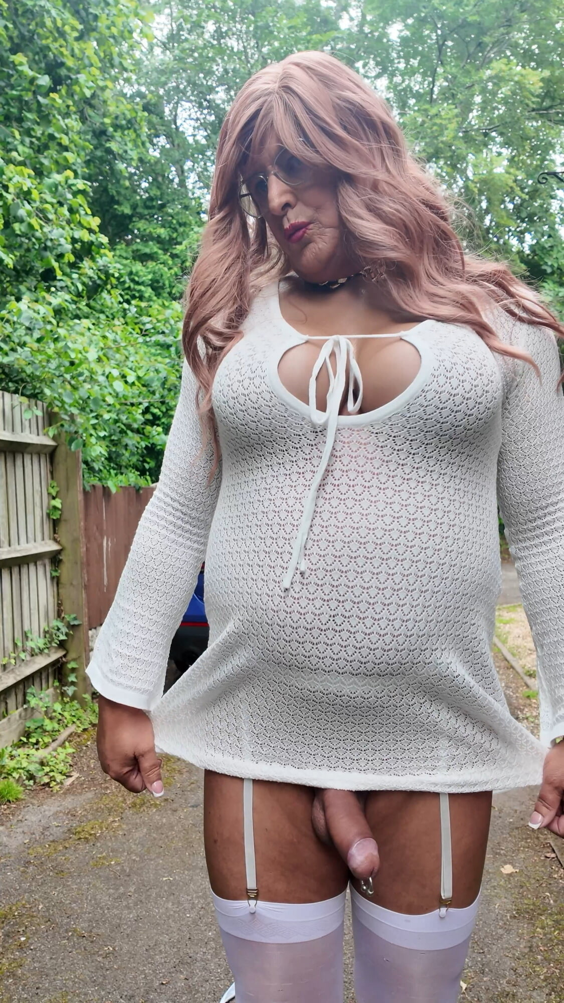 Sexy Crossdresser kellycd2022 in my white dress and stocking