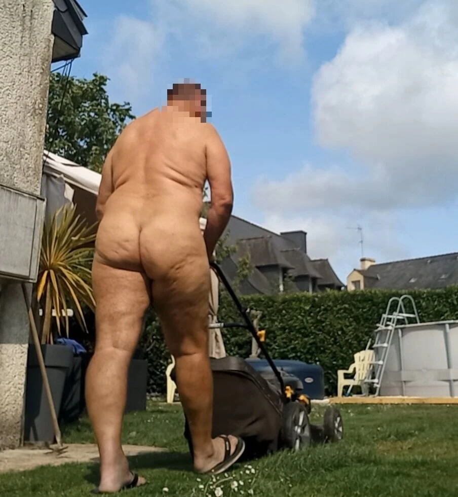 Nu dans mon jardin 2