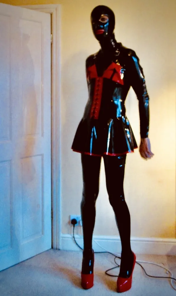 Alice as latex diva