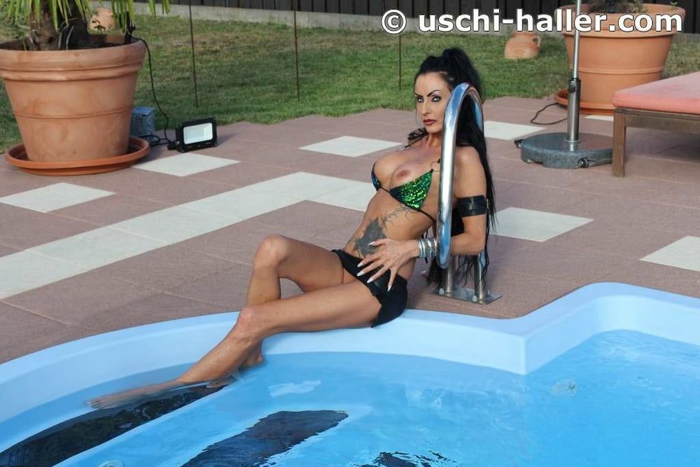 Photo shooting with Sidney Dark at the pool #9