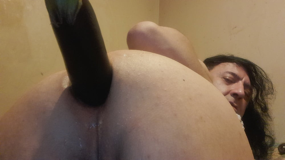 I wanna feel one giant dick in my ass like this