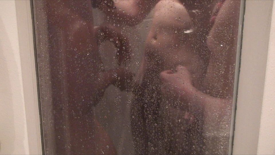 Sex in the shower ... #20