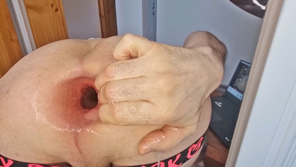 First time fucked by 9,5cm anal plug! #11