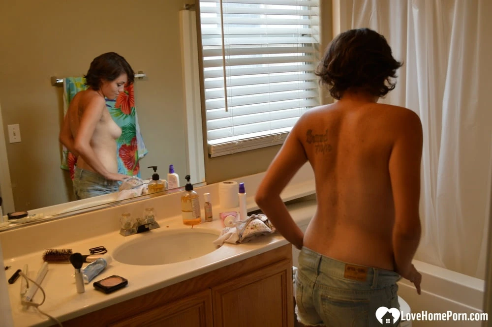 My roommate gets recorded in the bathroom #19