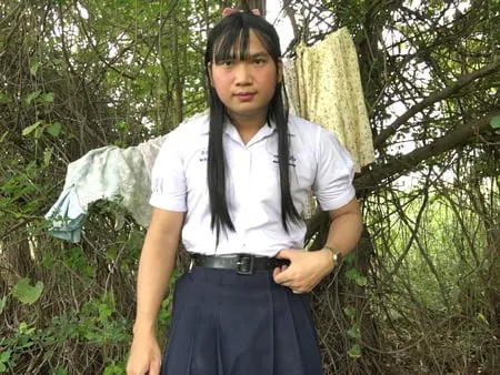 outdoor student ladyboy solo         