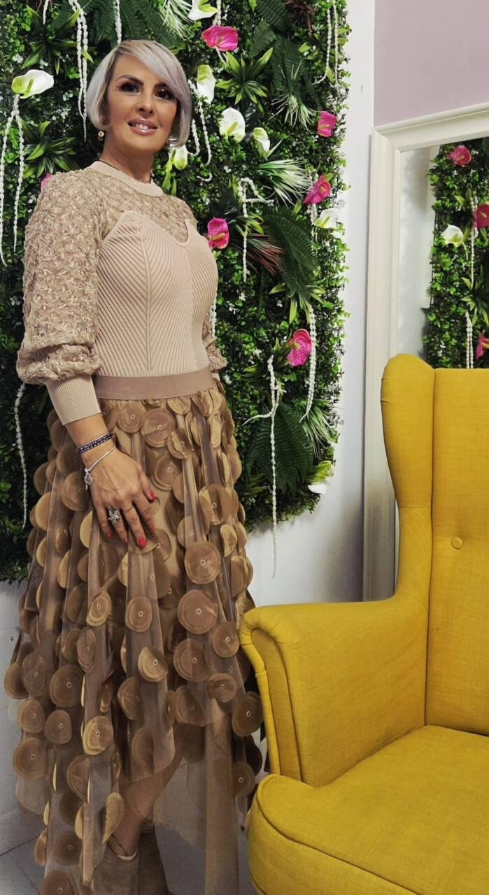 Beauty Blonde Milf