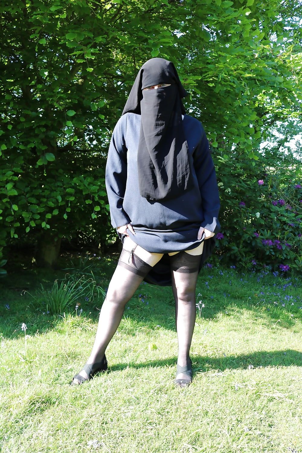 Muslim Burqa Niqab suspenders Outdoors Flashing  #13