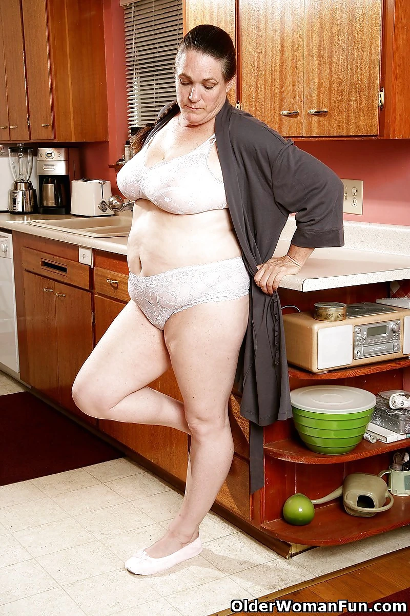 51 year old grandma Lisa from OlderWomanFun #43