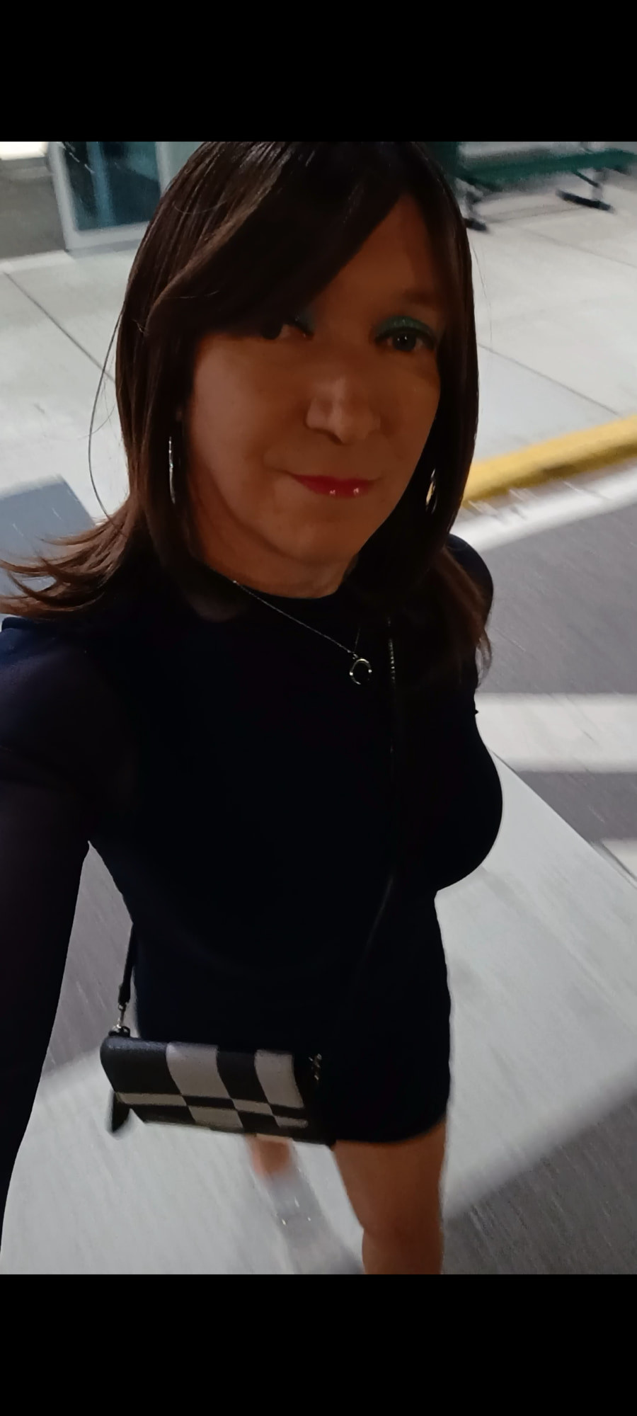 Crossdressing out and about in public