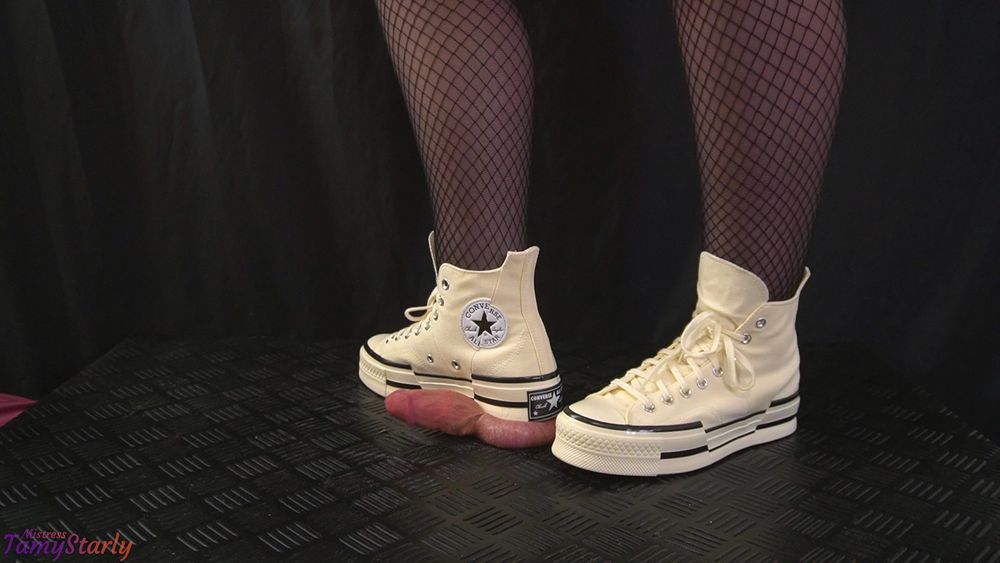 Girlfriend Full Weight Trampling in Platform Converse #8