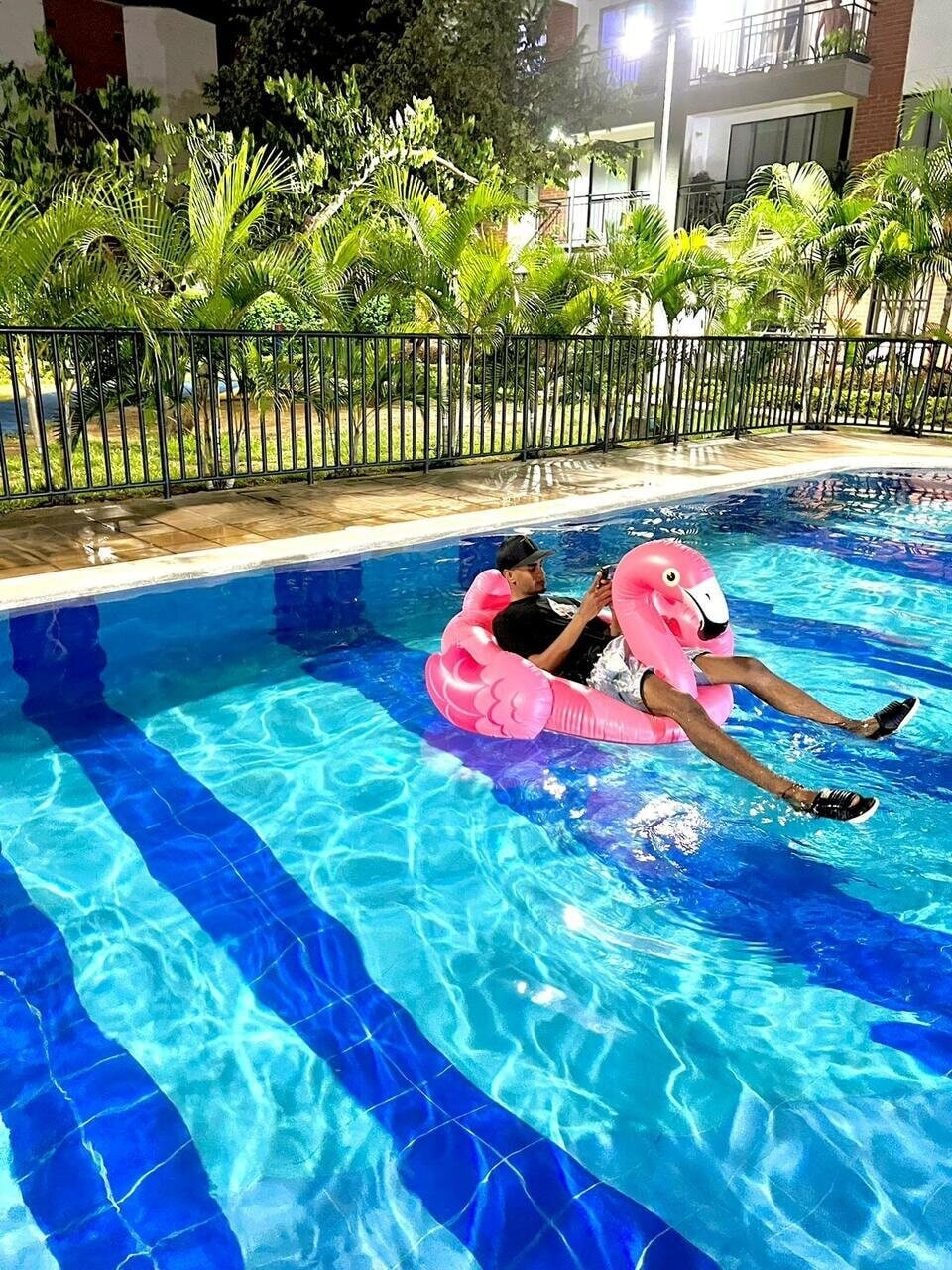 Aaron Cruz Free Photos #3