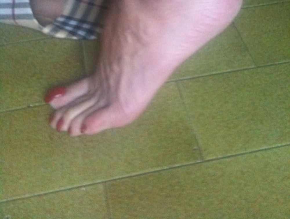 red toenails mix (older, dirty, toe ring, sandals mixed). #43