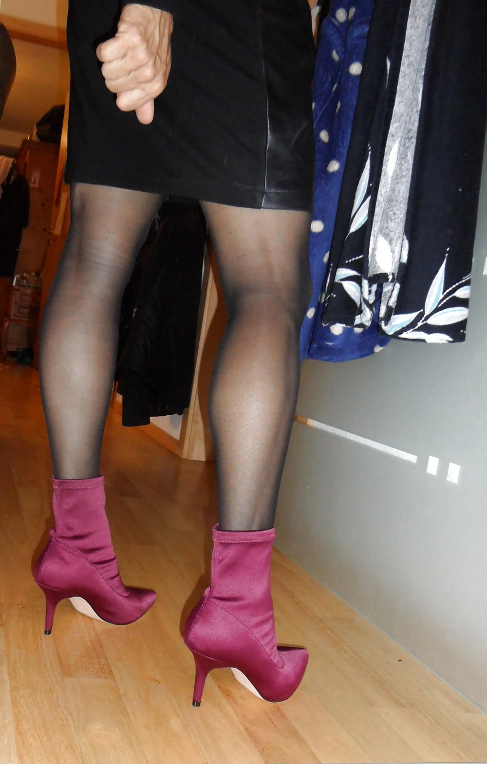 fitting her new shoes for the show #32